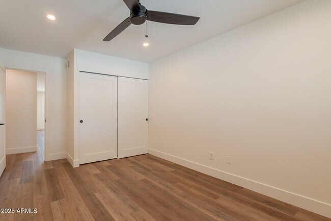 Building Photo - 1530 E Alameda Dr