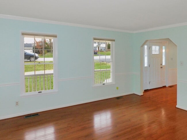 Building Photo - 1332 Redwood Cir