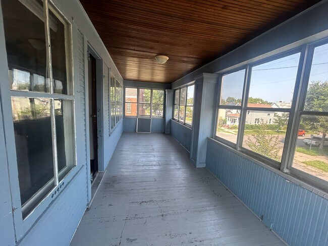 Building Photo - 505-507 N Farrington Street