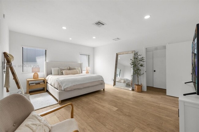 Building Photo - 14615 SW 77th Ct