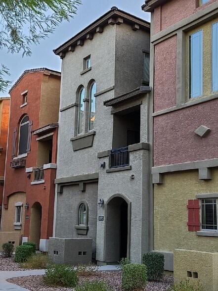 Villagio - 2401 E Rio Salado Pky