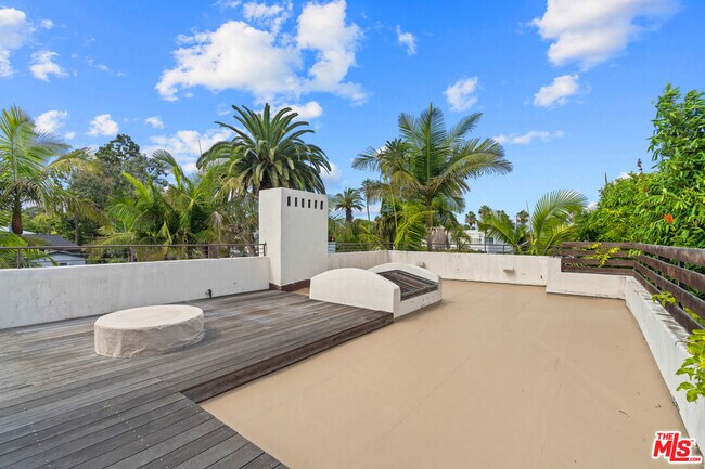 Building Photo - 524 Altair Pl