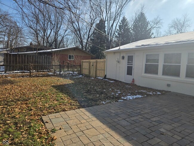 Building Photo - 10155 Orchard Park Dr W