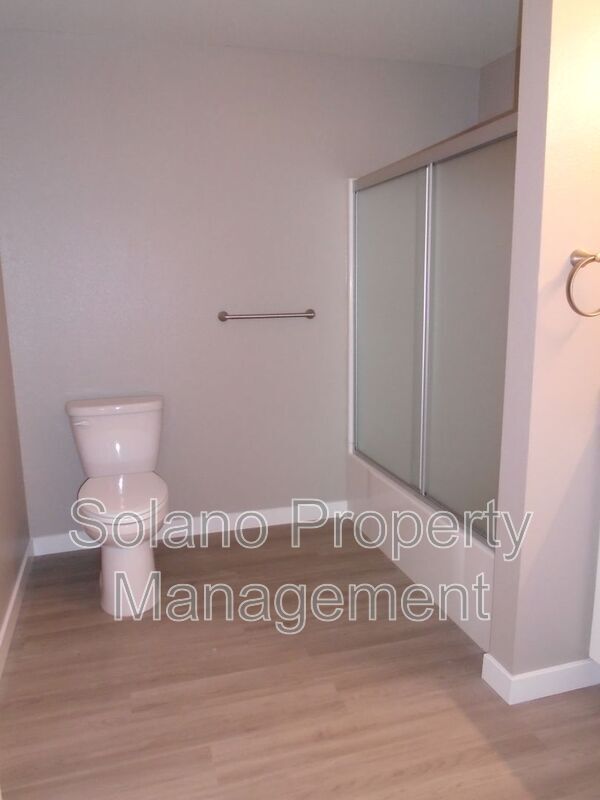 Building Photo - 2401 Broadway St