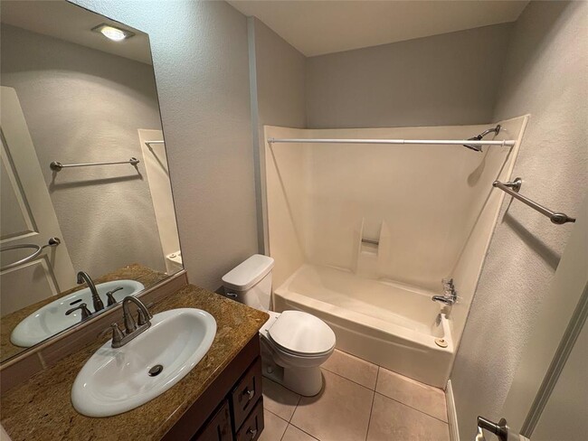 Building Photo - 10106 Missel Thrush Dr
