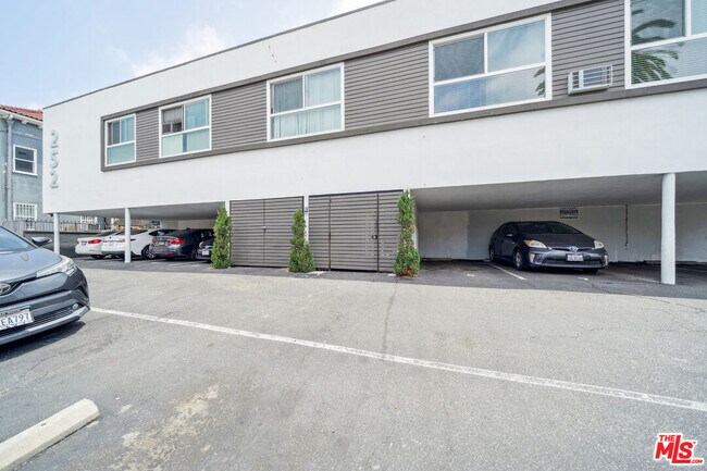 Building Photo - 252 S New Hampshire Ave