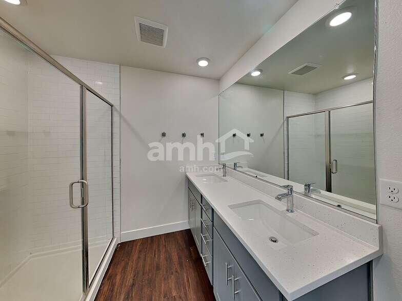 Building Photo - 3994 Wyedale Way