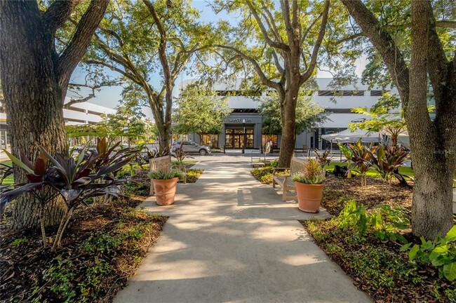 Building Photo - 762 S Village Cir