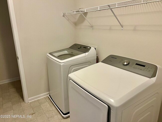 Building Photo - 9497 Scaup Way