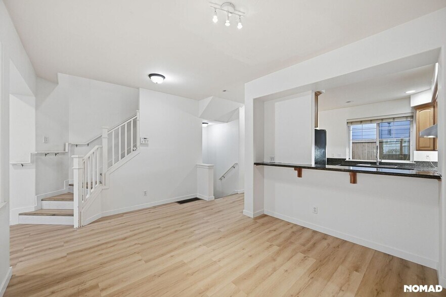 Building Photo - 15 164th St SW