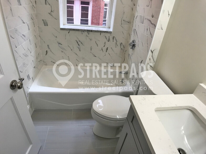 Building Photo - 201 Harvard Ave