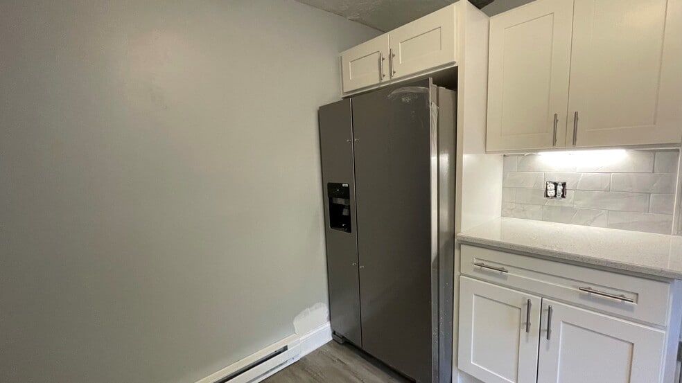 Refridgerator - 33 Everard St