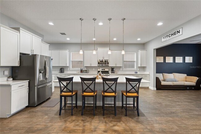 Building Photo - 15713 Sweet Limetta Dr