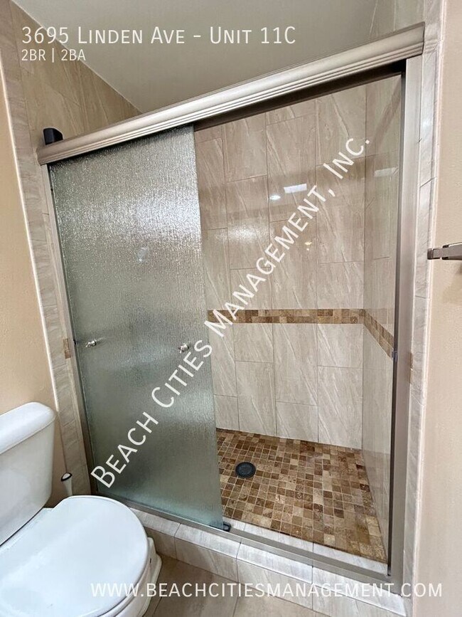 Building Photo - 3695 Linden Ave