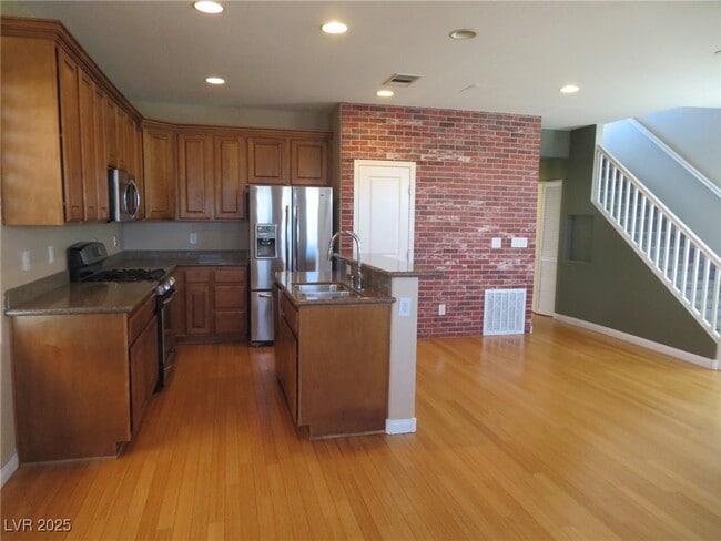 Building Photo - 9342 Autumn View Ave