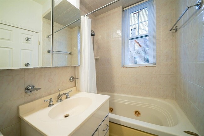 Building Photo - 311 Tappan St