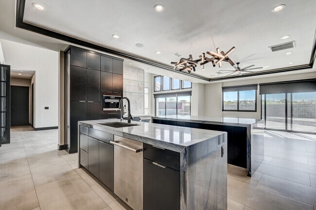 Building Photo - DREAMY 4BEDROOM HOME WITH POOL & BEAUTIFUL...