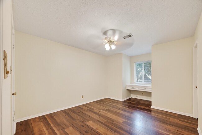 Building Photo - 13618 Jessica Ln