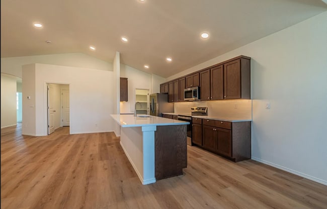 Building Photo - 761 Spyglass