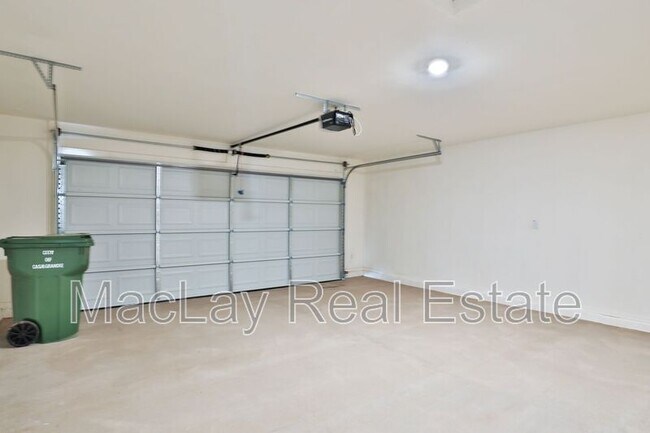 Building Photo - 3830 N Tulsa Ln