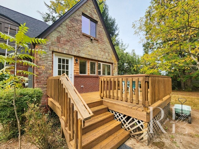 Building Photo - Waterfront Tudor | Private, Vintage Charm with Casita