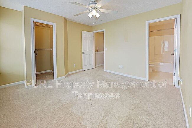 Building Photo - 426 Shadow Glen Dr