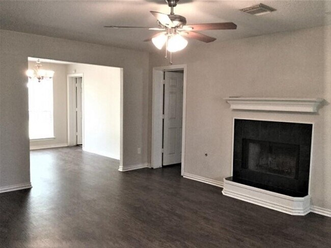 Building Photo - 7111 Nickaburr Creek Dr