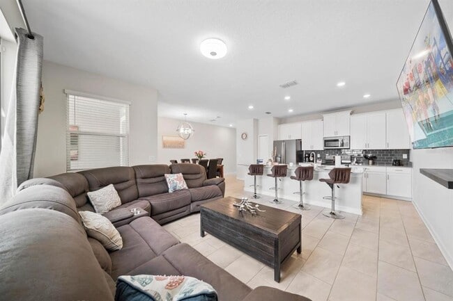 Building Photo - 900 Pebble Beach Dr