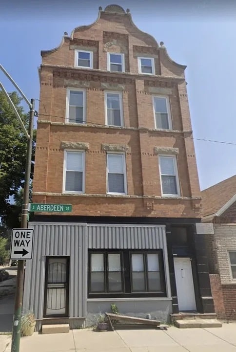 Primary Photo - 3227 S Aberdeen St