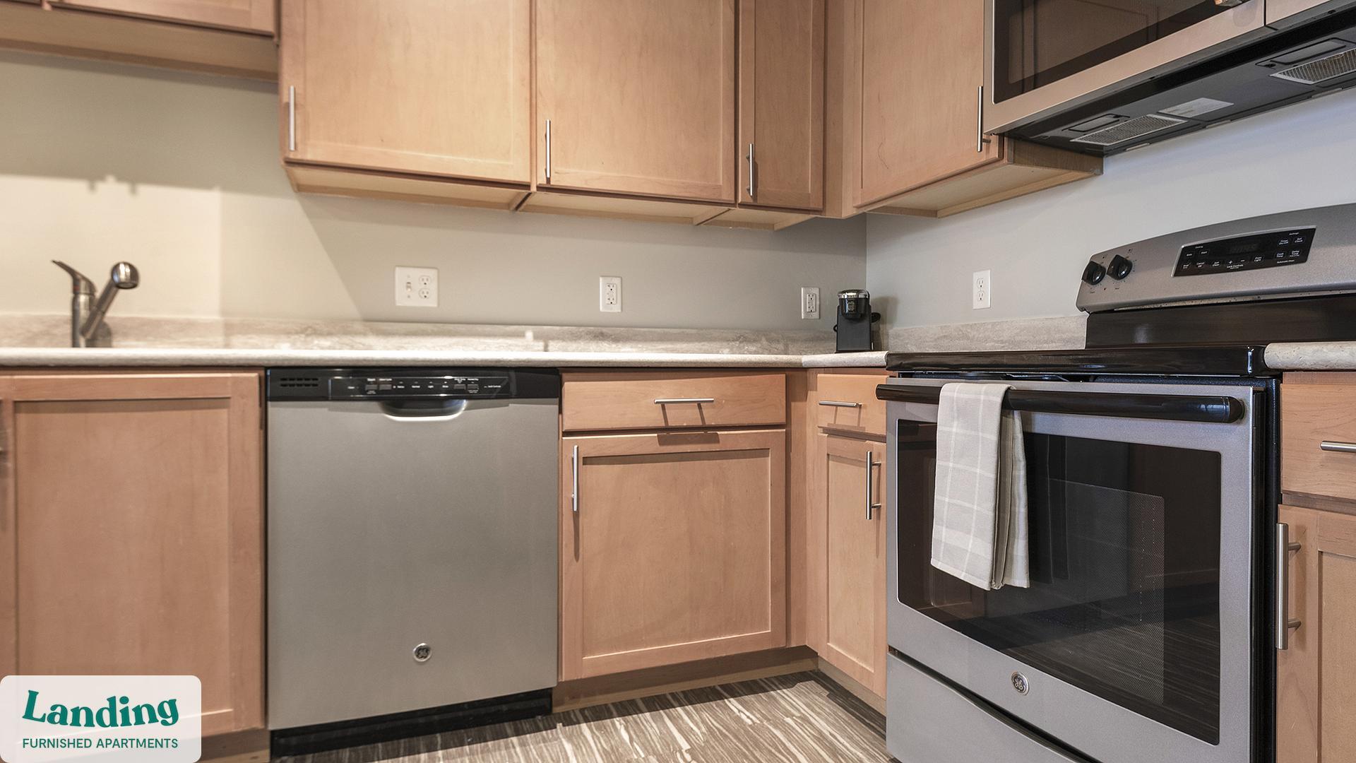 Building Photo - 5800 Highlands Plaza Dr