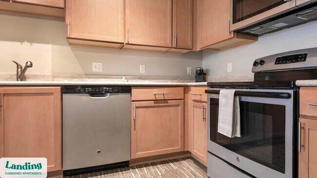 Building Photo - 5800 Highlands Plaza Dr