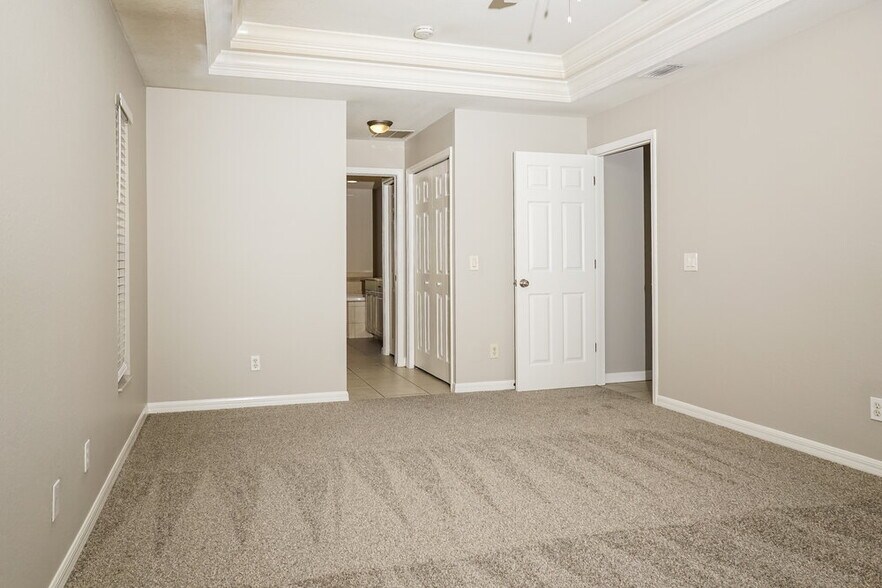 Building Photo - 1537 Maile St