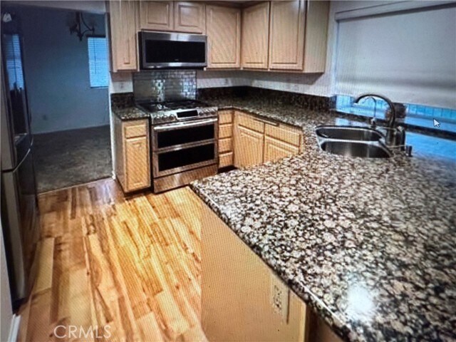 Building Photo - 44256 Sundell Ave