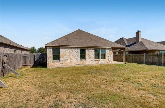 Building Photo - 108 Wallin Farms Dr