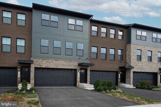 Building Photo - 11323 Hypatia Lp