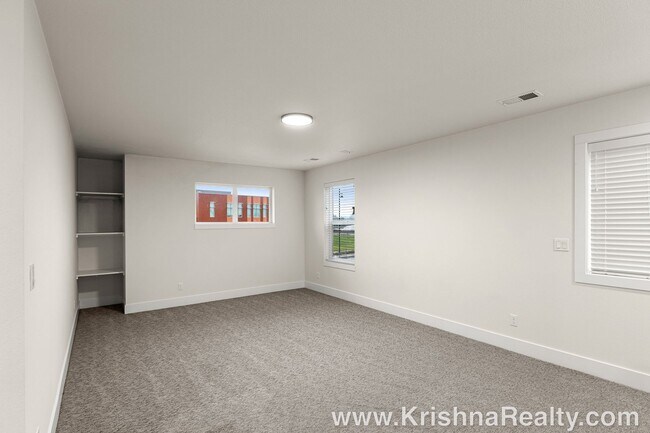 Building Photo - Spacious 4 BD 3 BA Home on a Corner Lot in South Hillsboro’s Reeds Crossing Community