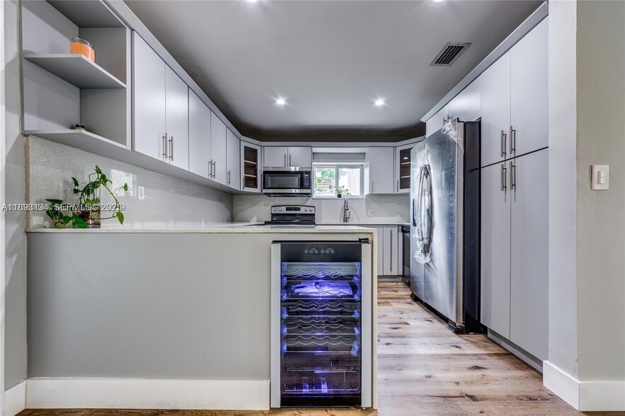 Building Photo - 2363 SW 21st Ter