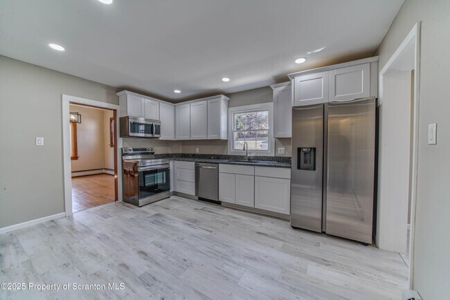 Building Photo - 1332 Lacka Trl
