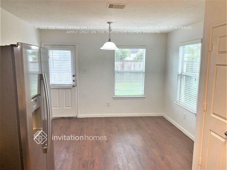 Building Photo - 16371 Royal Stone Ln