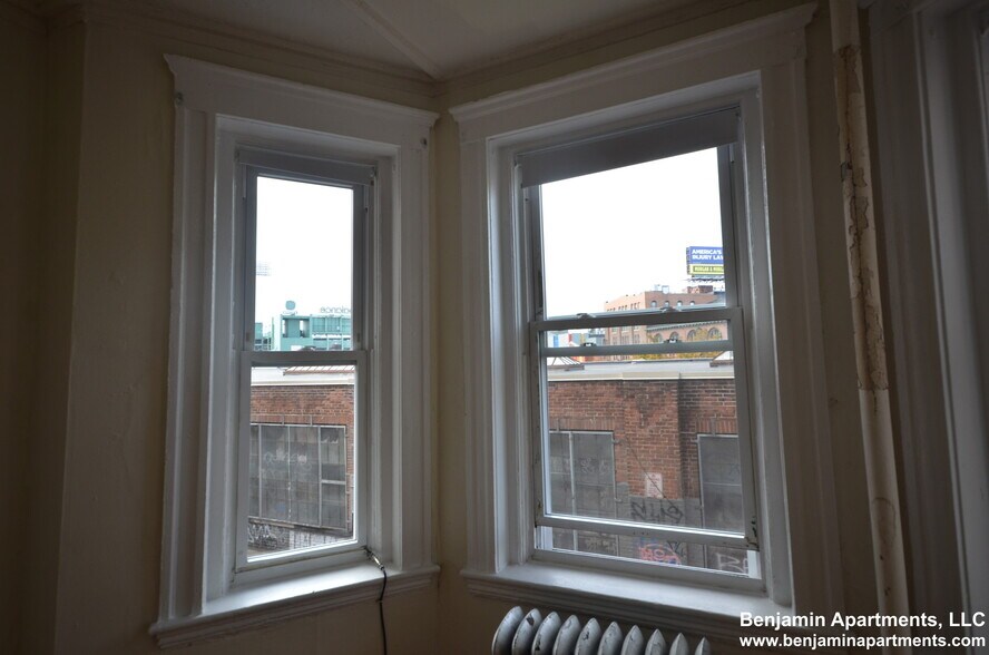 Building Photo - 1175 Boylston St