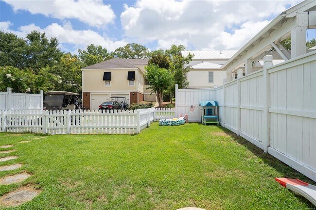 Building Photo - 48 Bright Spot St