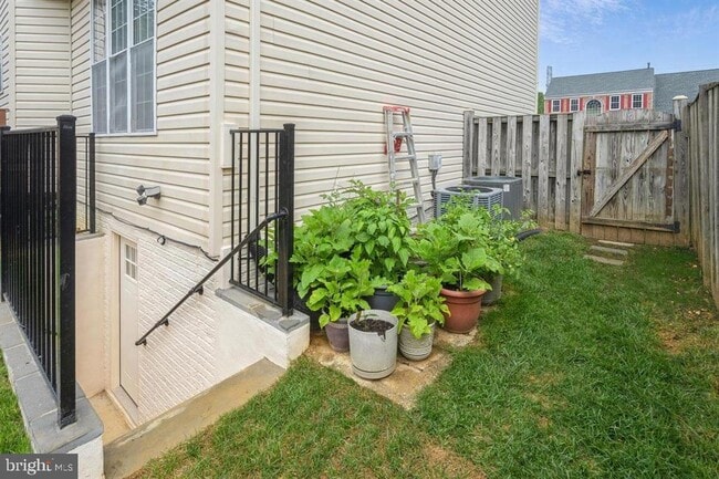 Building Photo - 6136 Deer Ridge Trail