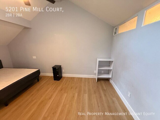 Building Photo - 5201 Pine Mill Ct