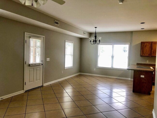 Building Photo - 1215 14th Ave