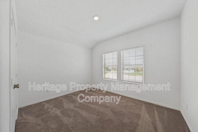 Building Photo - 2700 Coral Vly