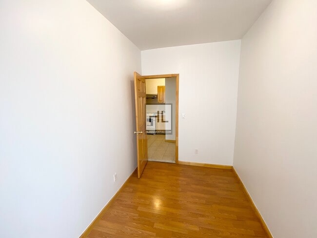 Building Photo - BAXTER STREET