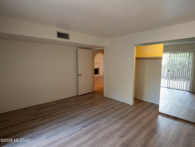Building Photo - 558 N Dodge Blvd