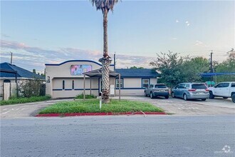 Building Photo - 109-115 S Bernal Dr