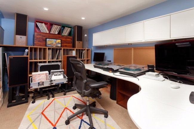 Additional room/storage space in the garage - 1106A Treat Ave