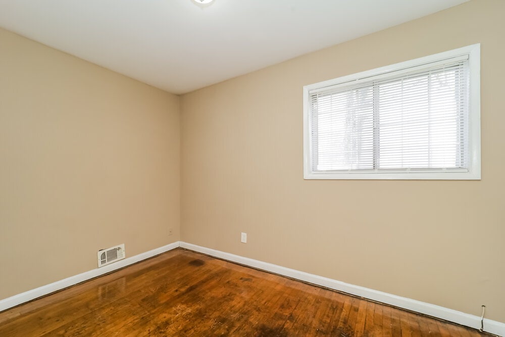 Building Photo - 6237 Continental Cir